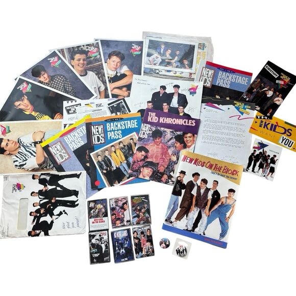 New Kids On The Block VTG Tapes Magazines Button Ticket RARE HUGE LOT Scrapbook - Picture 1 of 16